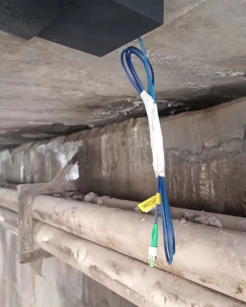 Intelligent pre-resilient carbon fibreboards for the first time used for retrofitting main-line bridges