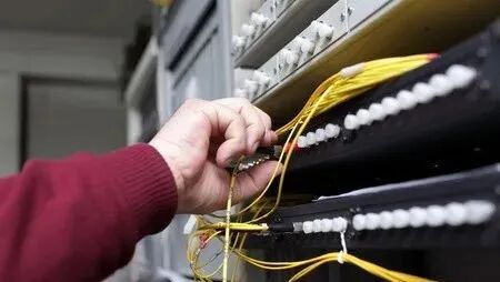 Employment prospects for computer maintenance workers &mdash; knowledge of computer maintenance &mdash; vocational skill levels for computer maintenance workers