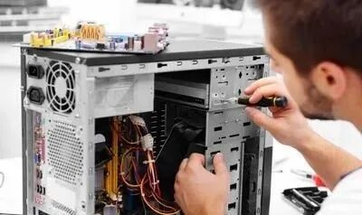 Computer maintenance knowledge &mdash; level of professional skills of computer maintenance workers &mdash; prospects for employment of computer maintenance workers