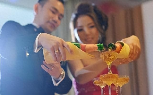 What is an intellectual family - a family with a strong financial power - a family without a bride price