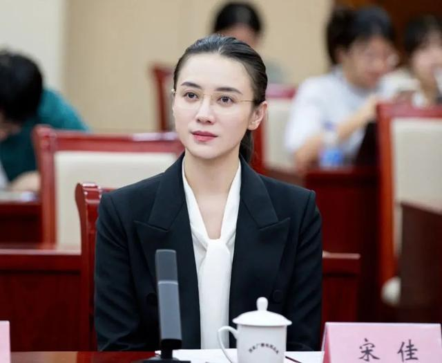 News broadcast in huamong county, liang city, yunnan province