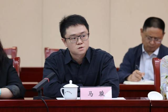 News broadcast in huamong county, liang city, yunnan province