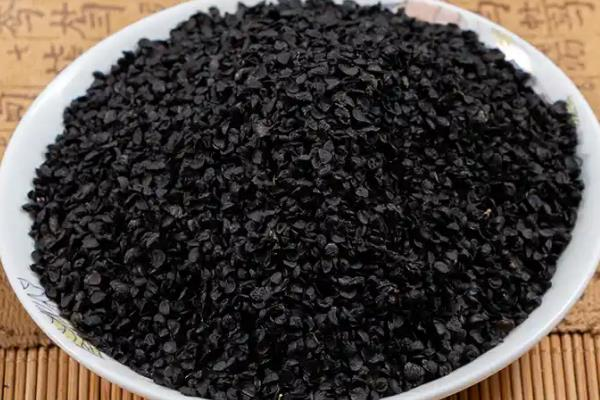 The method of planting the onions in the spring is essential for early transmission