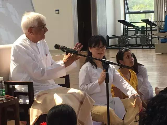 Theory of yoga knowledge tiwari masters ' theory and practice training of yoga tiwari masters ' qingcheng hill yoga course