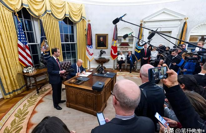 Cross-border electronics. Business