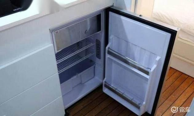 Elson rover company, mercedes actros move villas