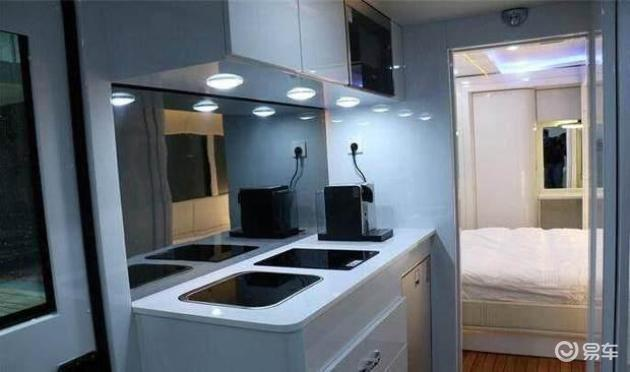 Elson rover company, mercedes actros move villas