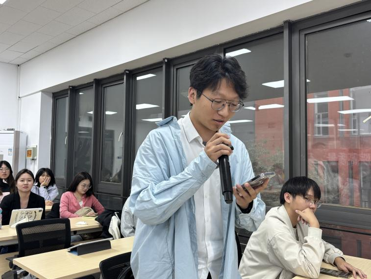 Selected topics for professional press and communications papers