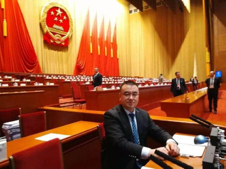 I'm watching the radio studio